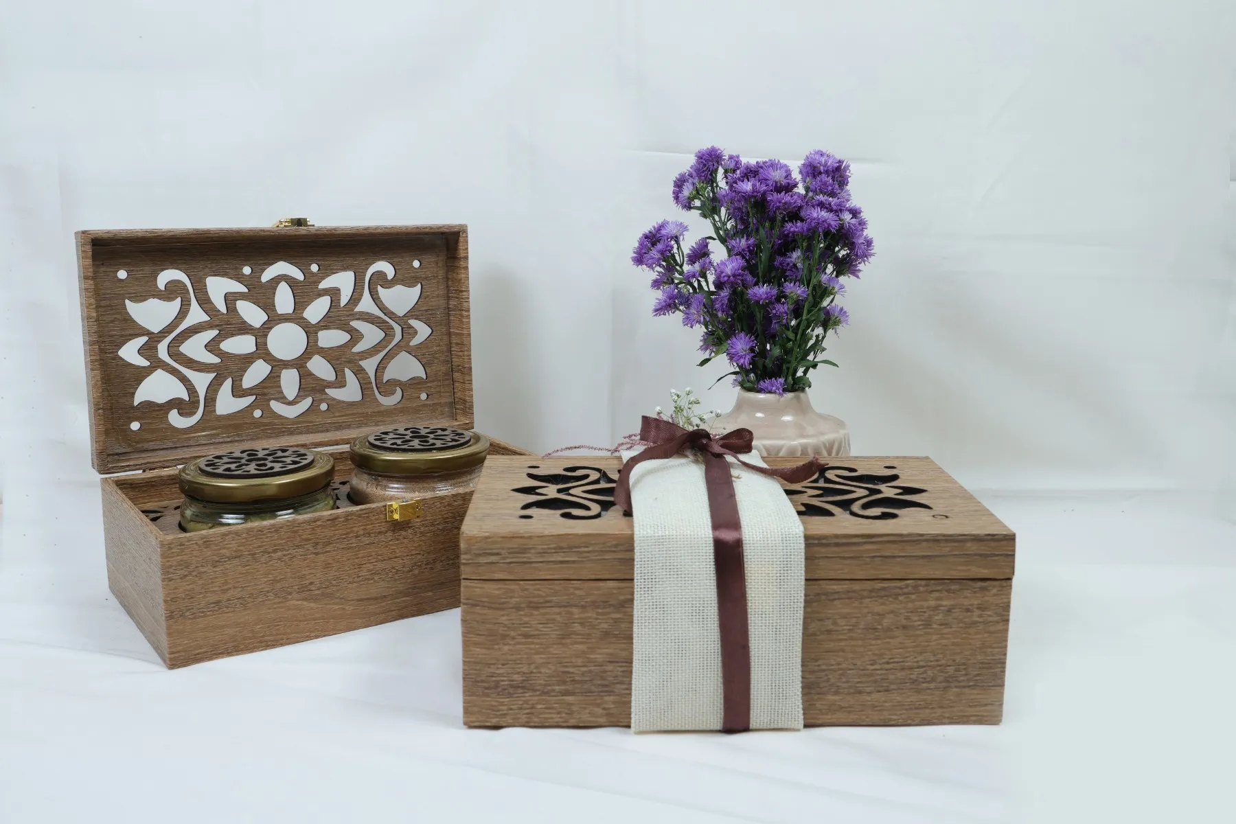BOX OF 2 JARS – Plum Cinnamon Jam & Apple Chutney
