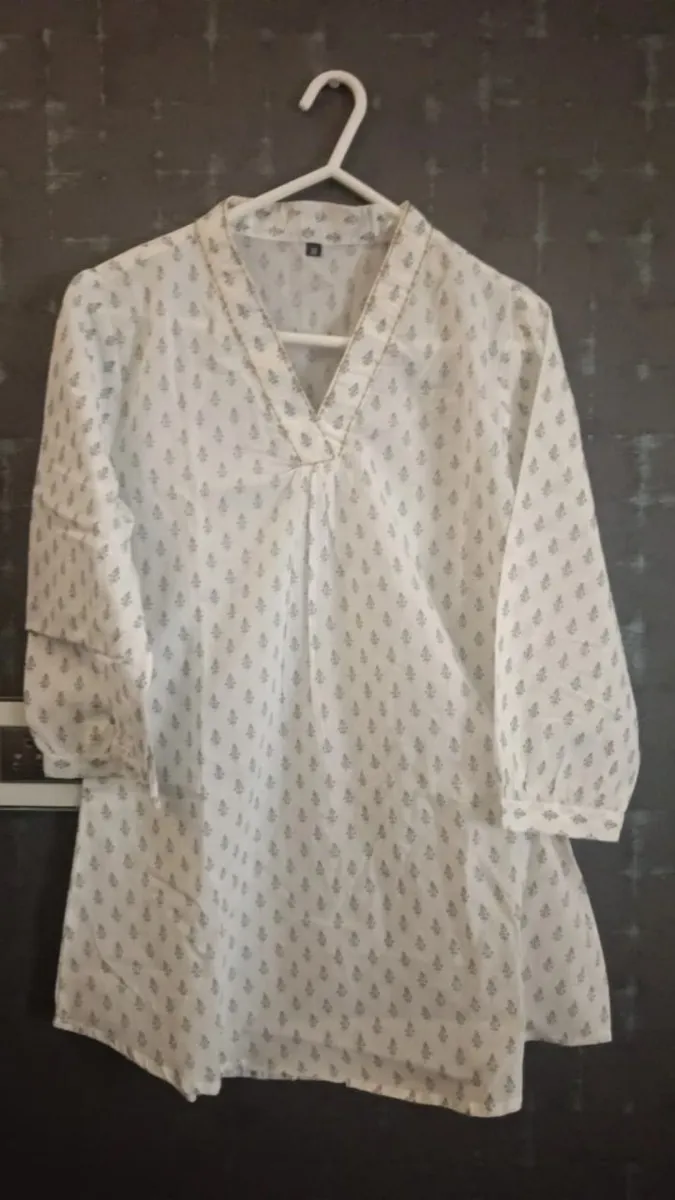 Minimalist Charm: Soft Cotton Printed Short Kurti